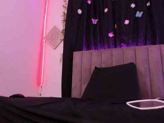 NaomySaenz