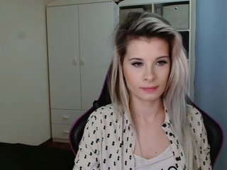 KristineNatural Porn Show
