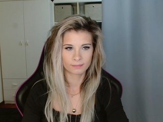 KristineNatural Porn Show