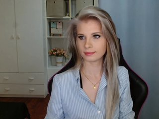 KristineNatural Porn Show
