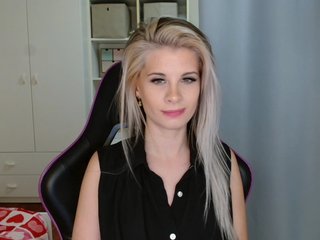 KristineNatural Porn Show