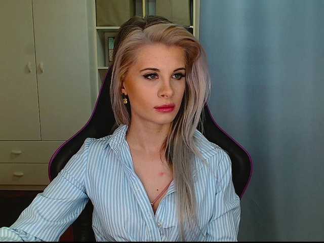 KristineNatural's BongaCams show and profile