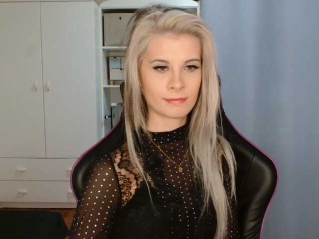 KristineNatural's BongaCams show and profile