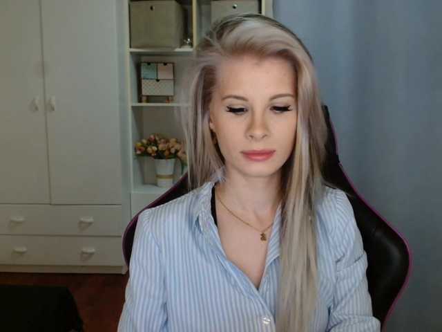 KristineNatural's BongaCams show and profile