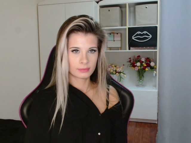 KristineNatural's BongaCams show and profile