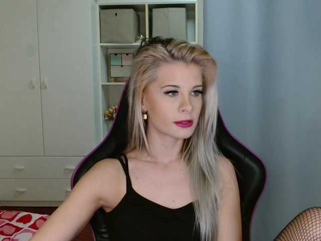 KristineNatural's BongaCams show and profile