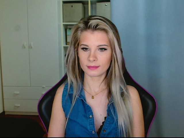 KristineNatural Live Cam on BongaCams