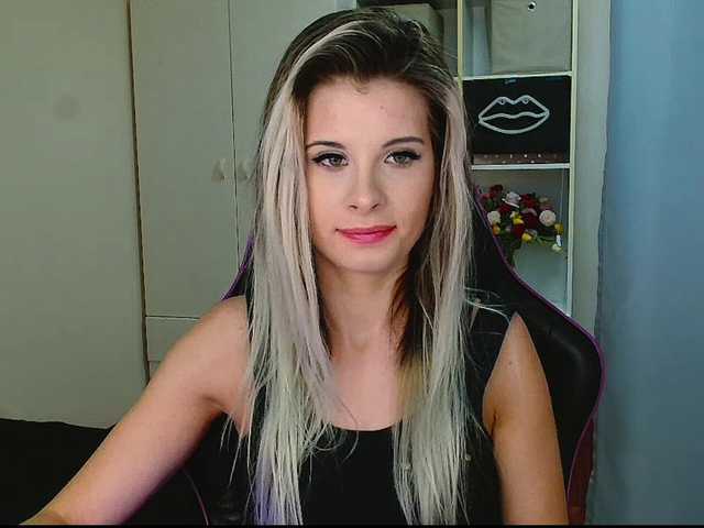 KristineNatural's BongaCams show and profile