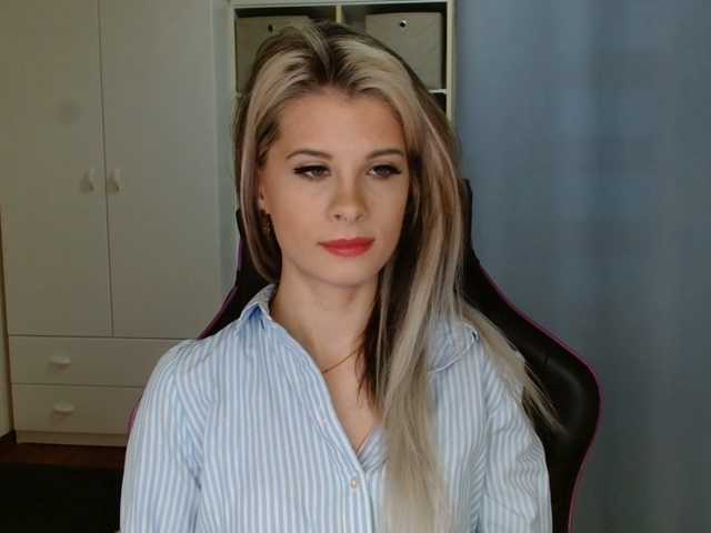 KristineNatural's BongaCams show and profile