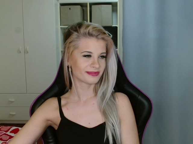 KristineNatural's BongaCams show and profile