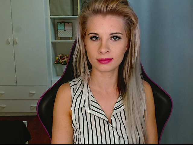 KristineNatural's BongaCams show and profile