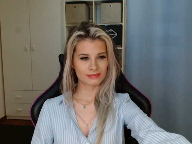 KristineNatural's BongaCams show and profile