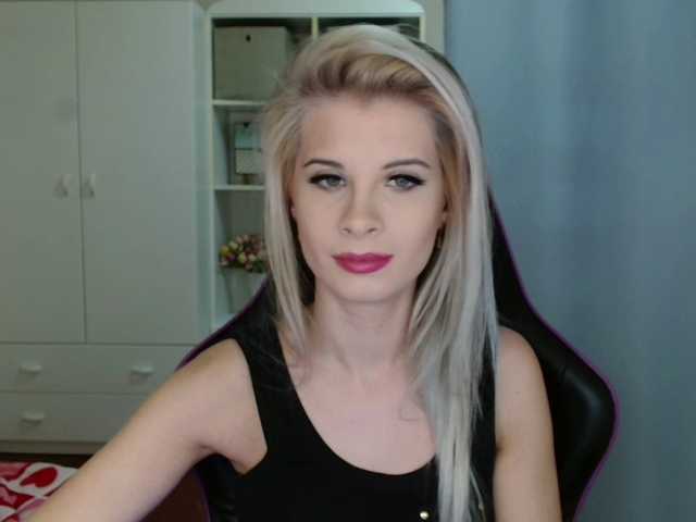 KristineNatural's BongaCams show and profile