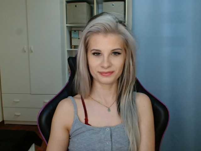 KristineNatural's BongaCams show and profile