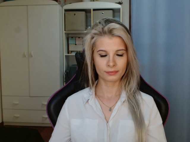 KristineNatural's BongaCams show and profile