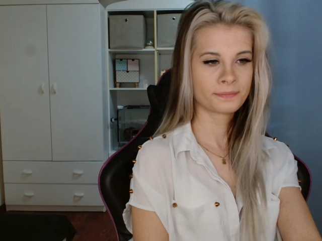 KristineNatural's BongaCams show and profile
