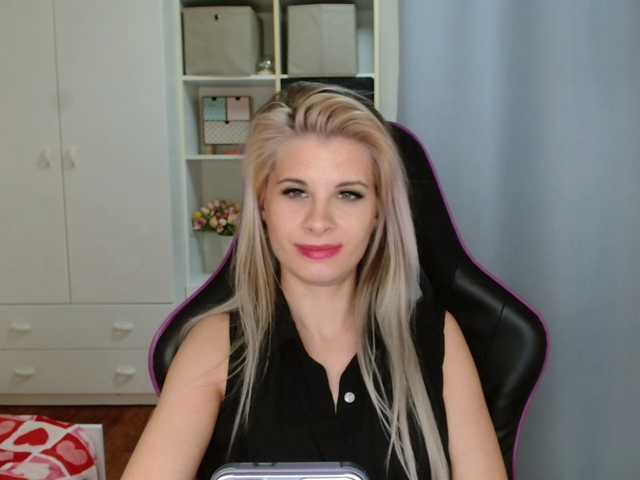 KristineNatural's BongaCams show and profile