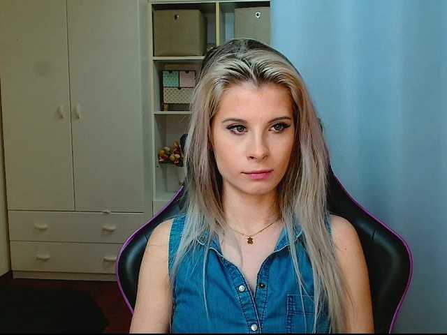 KristineNatural's BongaCams show and profile