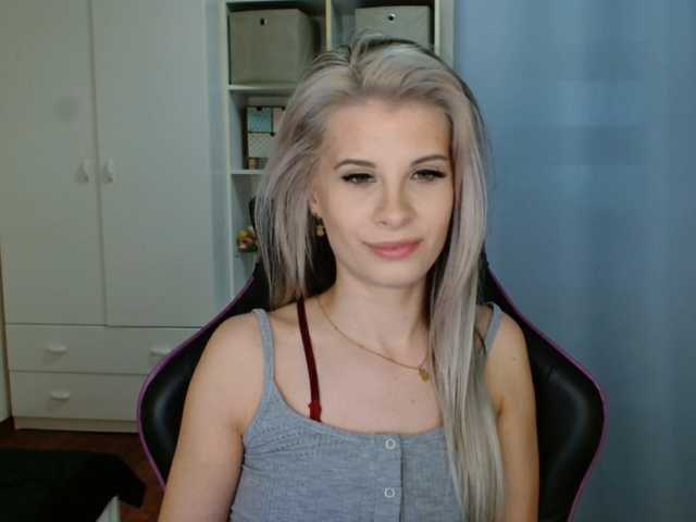 KristineNatural's BongaCams show and profile