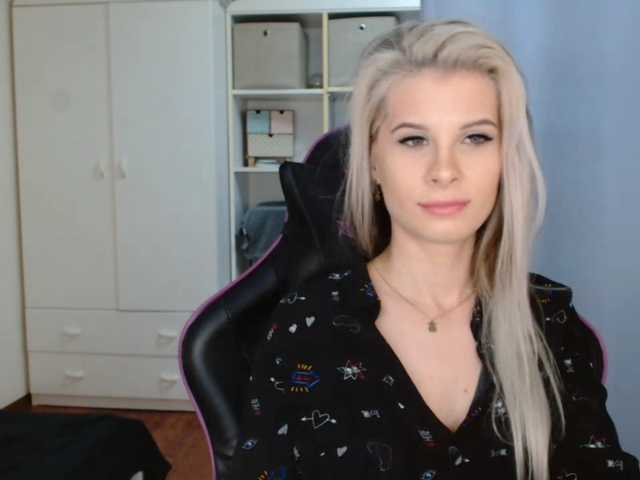 KristineNatural's BongaCams show and profile