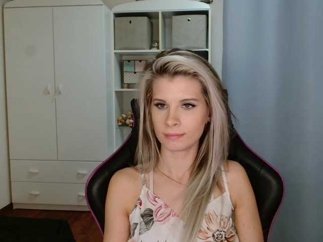 KristineNatural's BongaCams show and profile