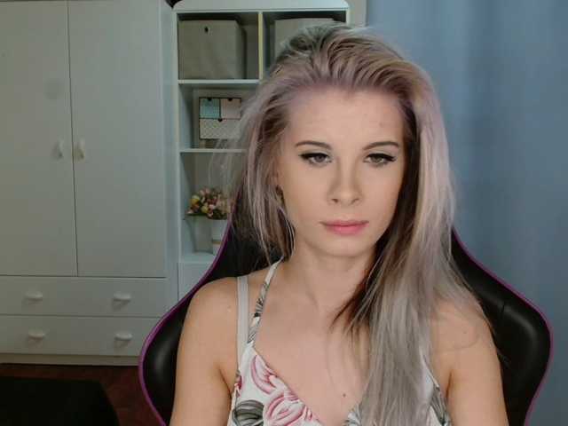 KristineNatural's BongaCams show and profile