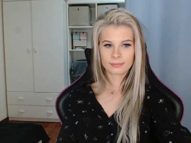 KristineNatural's BongaCams show and profile