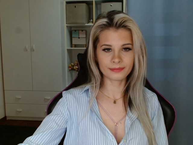 KristineNatural's BongaCams show and profile
