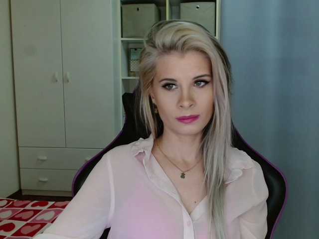 KristineNatural's BongaCams show and profile