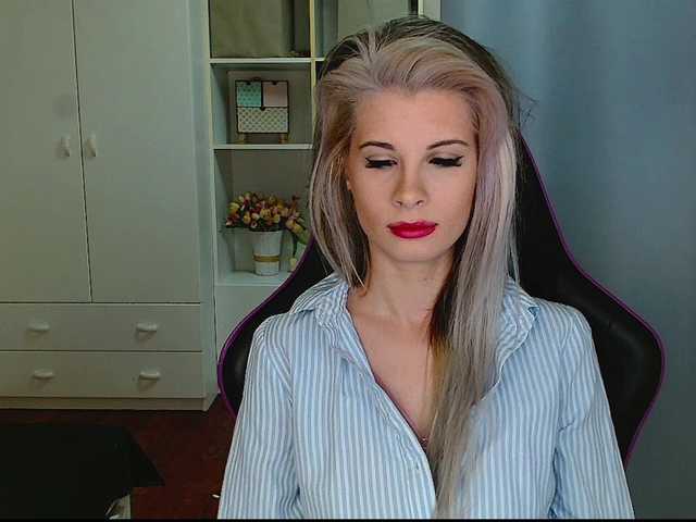 KristineNatural's BongaCams show and profile