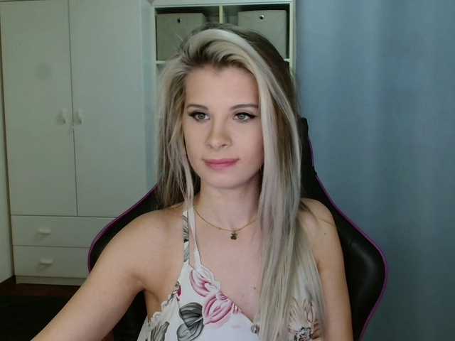 KristineNatural's BongaCams show and profile