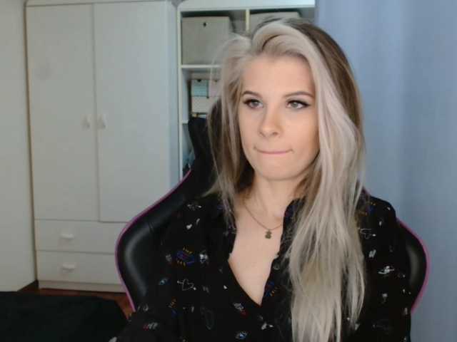 KristineNatural's BongaCams show and profile