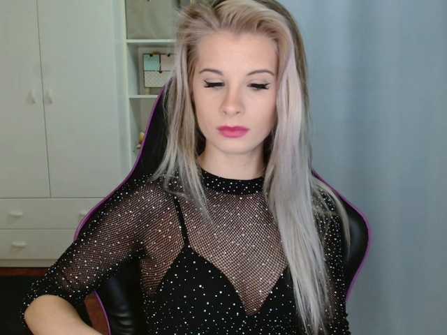 KristineNatural's BongaCams show and profile