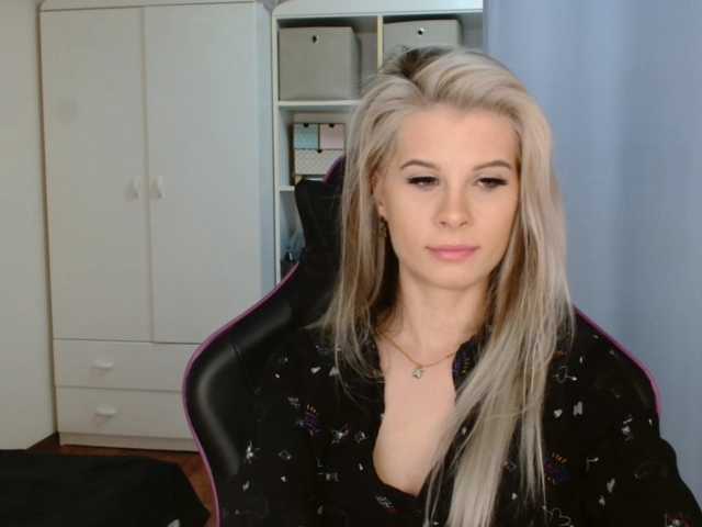 KristineNatural's BongaCams show and profile