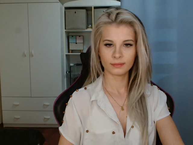 KristineNatural's BongaCams show and profile