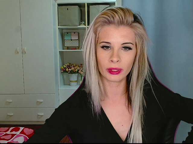 KristineNatural's BongaCams show and profile