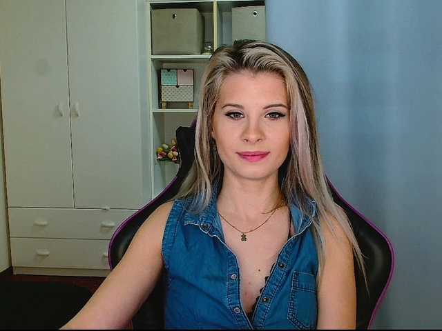 KristineNatural's BongaCams show and profile