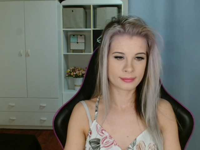 KristineNatural's BongaCams show and profile
