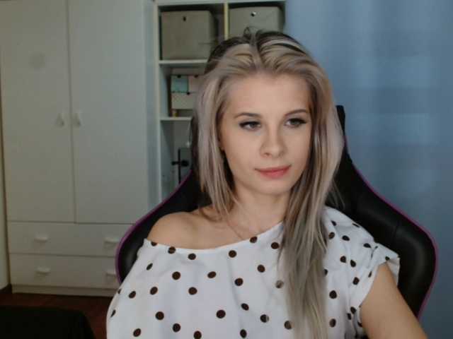 KristineNatural's BongaCams show and profile