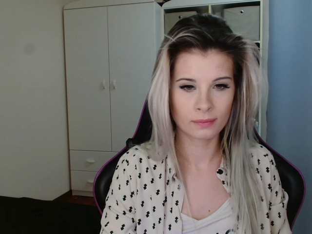 KristineNatural's BongaCams show and profile