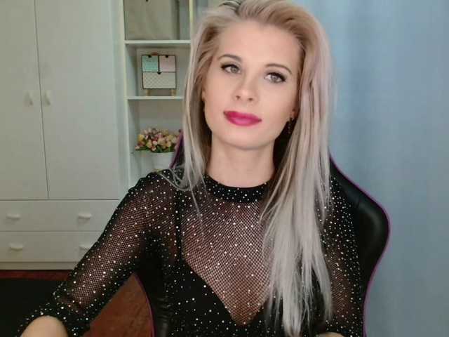 KristineNatural's BongaCams show and profile