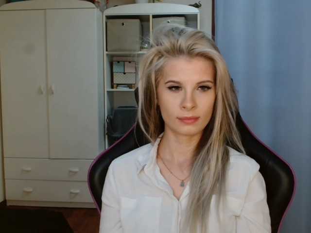 KristineNatural's BongaCams show and profile