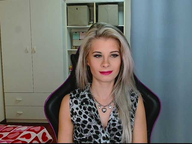 KristineNatural's BongaCams show and profile