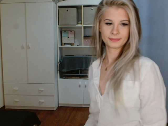 KristineNatural's BongaCams show and profile
