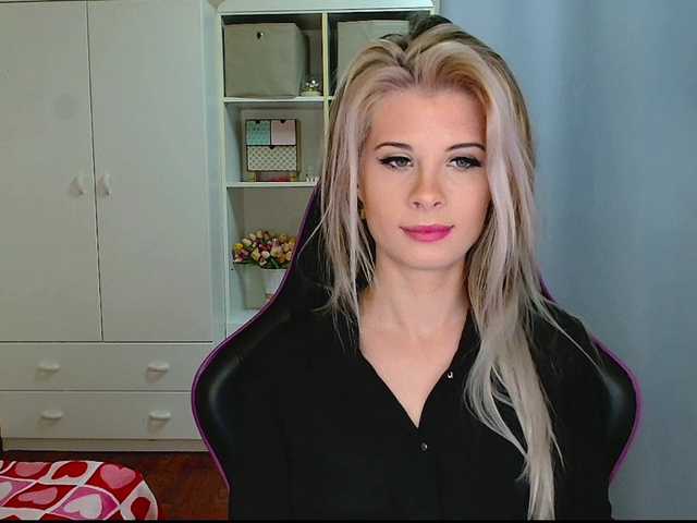 KristineNatural's BongaCams show and profile