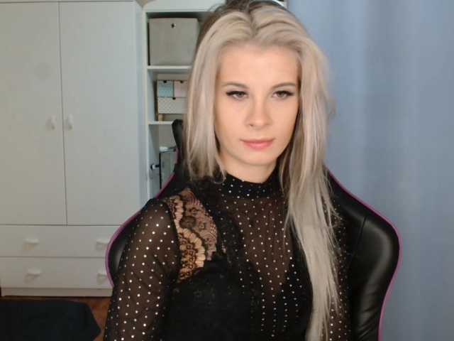 KristineNatural's BongaCams show and profile