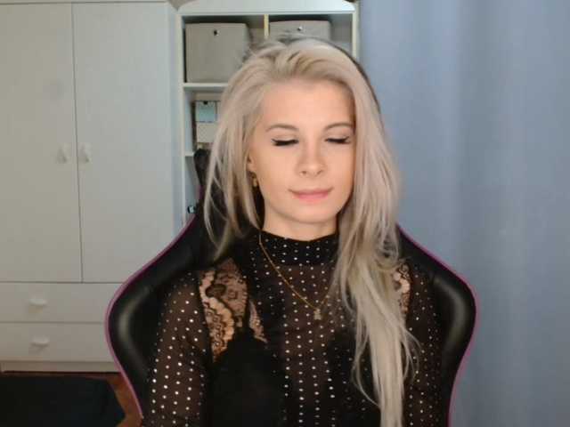 KristineNatural's BongaCams show and profile