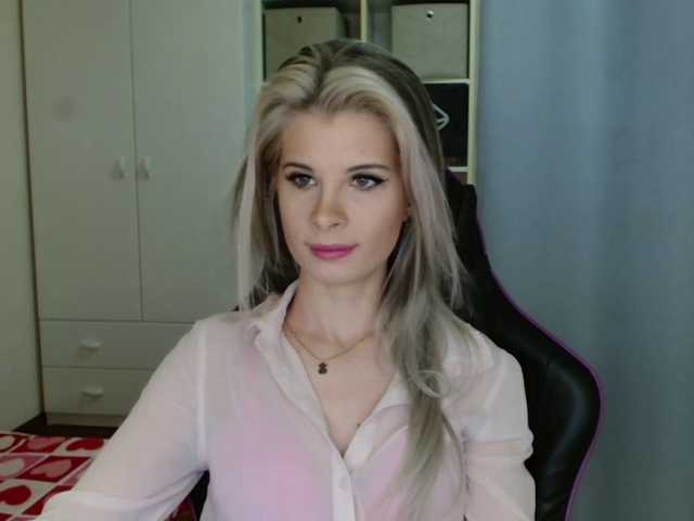 KristineNatural's BongaCams show and profile