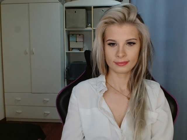 KristineNatural's BongaCams show and profile
