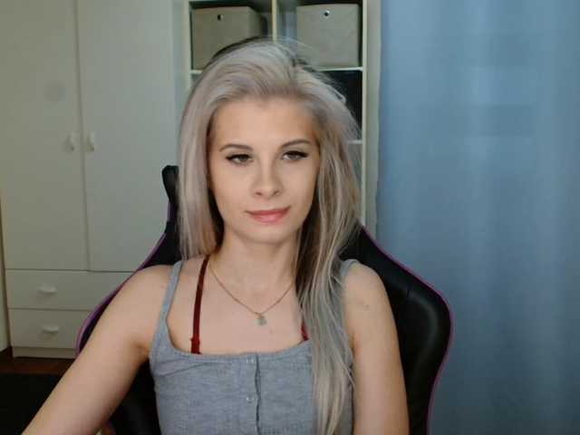 KristineNatural's BongaCams show and profile